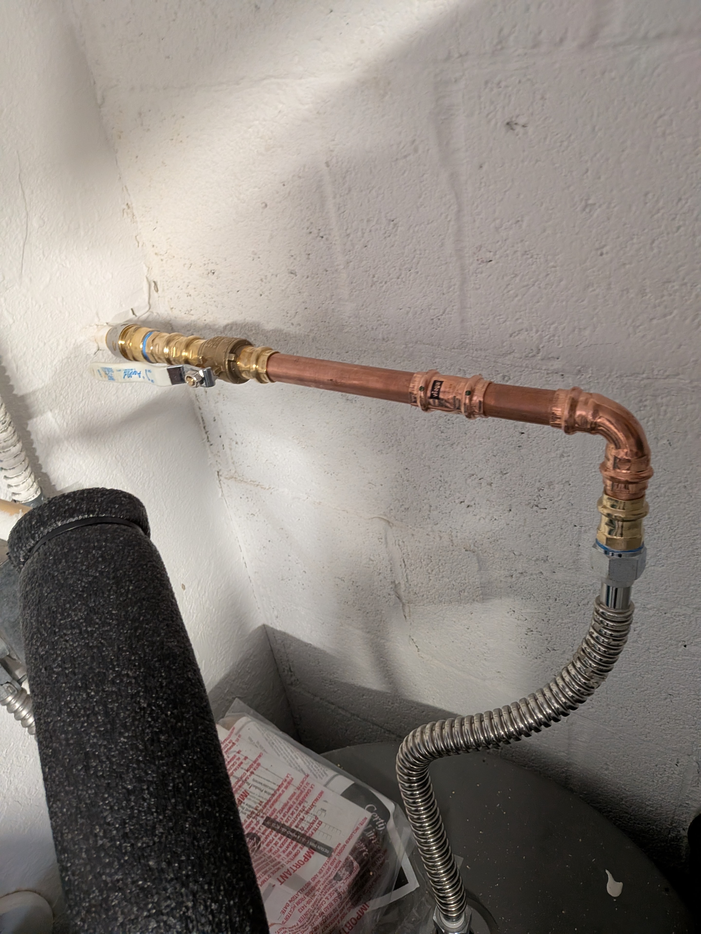 Copper water pipe plumbing installation
